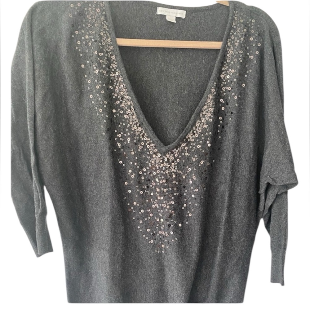 New York & Company Sparkly Grey Sequin Top - Sz. M